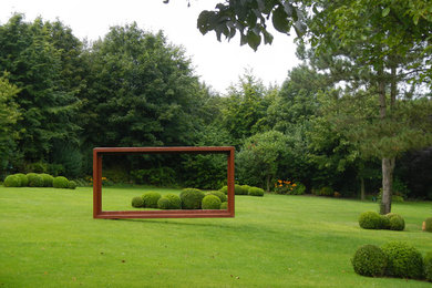 This is an example of a contemporary garden in Dusseldorf.