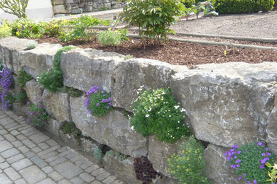 Moderne Gartenmauer in Sonstige