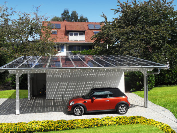 コンテンポラリー 庭 by Solarterrassen & Carportwerk GmbH