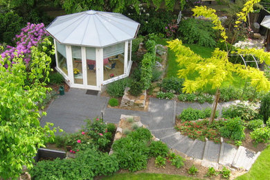 ドルトムントにあるトラディショナルスタイルのおしゃれな庭の写真