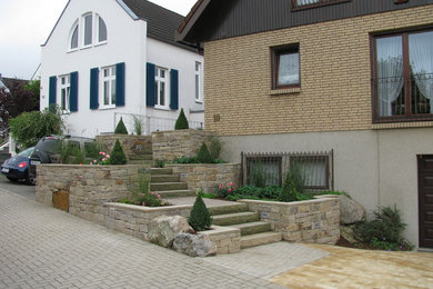 Design ideas for an eclectic landscaping in Dortmund.