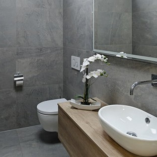 Photos et idées déco de WC et toilettes contemporains avec un placard à