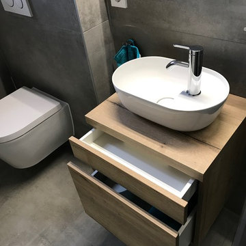 Moderne Eichen-Möbel fürs Gäste-WC