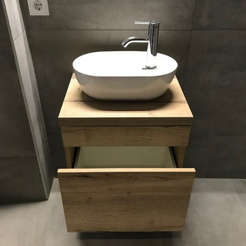 Moderne Eichen-Möbel fürs Gäste-WC