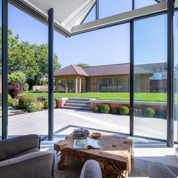 Grade 2* Queen Anne Manor with Sky-Frame Contemporary Extension
