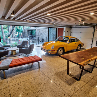 Immagine di un garage per due auto indipendente moderno di medie dimensioni con ufficio, studio o laboratorio