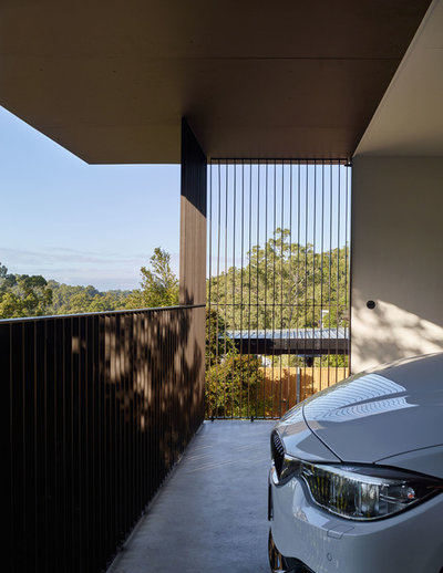 Contemporary Garage by Bligh Graham Architects