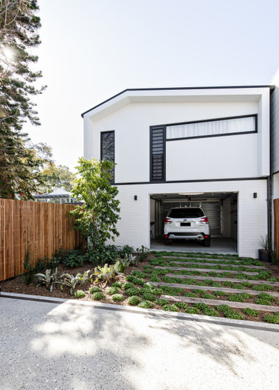 Contemporary Garage by Geometric Construction