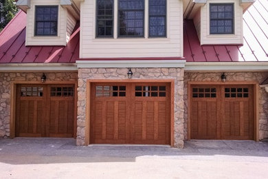 Example of an arts and crafts garage design in Philadelphia