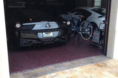 Elegant garage photo in Miami