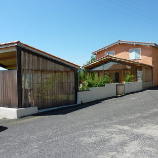 Modern inredning av en garage och förråd