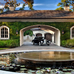Traditional porte cochere in Houston.
