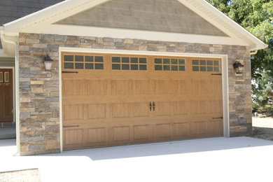 Large attached two-car garage photo in St Louis