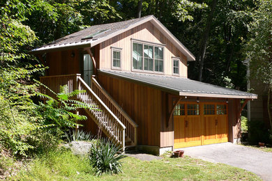 Источник вдохновения для домашнего уюта: маленький отдельно стоящий гараж в классическом стиле с мастерской для на участке и в саду, двух машин