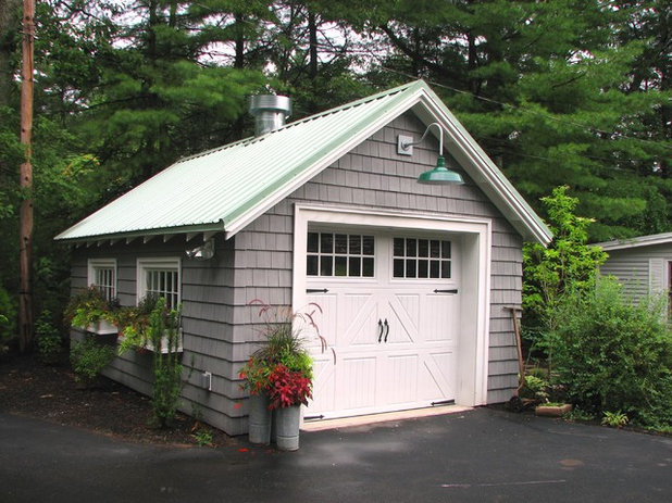 Traditional Garage by Garden Tech Horticultural Services LLC