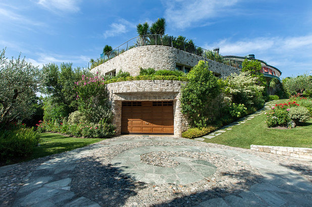 Mediterraneo Garage by SF Landscape Architecture