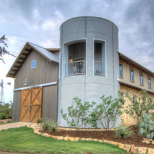 Garage - traditional garage idea in Austin