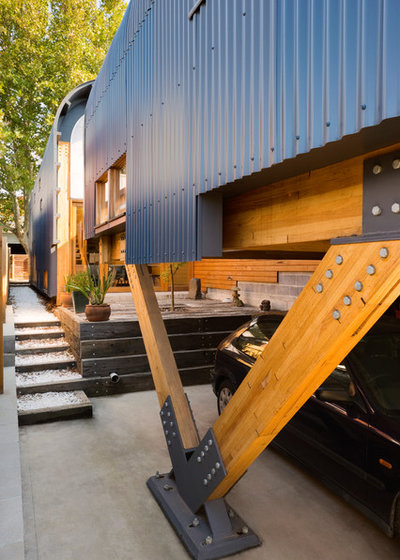 Contemporary Garage by TANDEM design studio