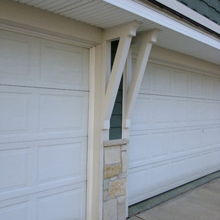 Garage - traditional garage idea in Milwaukee