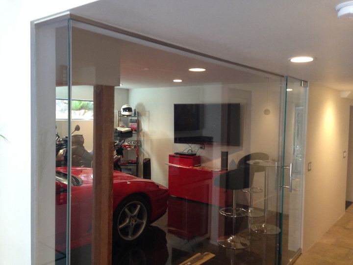 Modern Garage - Garage