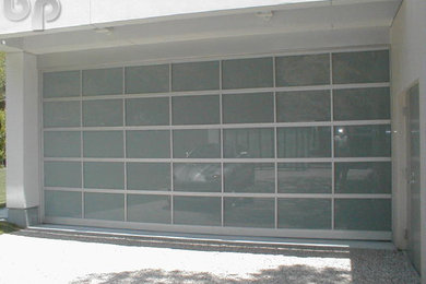 Example of a trendy garage design in Los Angeles