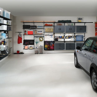 Ispirazione per un garage per due auto connesso minimalista di medie dimensioni