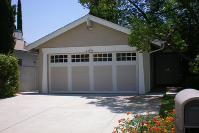 Two-car garage photo in Los Angeles