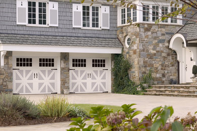 Inspiration for a traditional garage in Dallas.