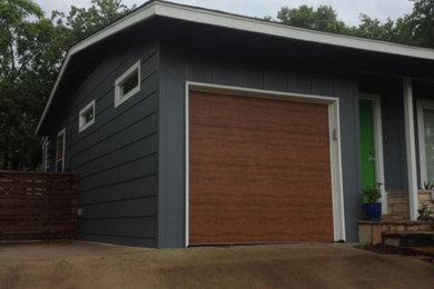 Example of a garage design in Austin