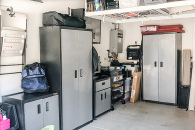 Garage - garage idea in Los Angeles