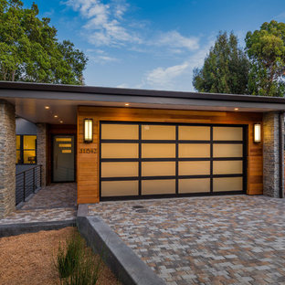 Exemple d'un garage pour deux voitures rétro.