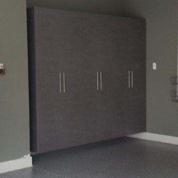 Windswept Pewter Cabinets with a Graphite Floor and Slate Grey Slotwall