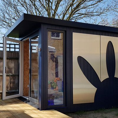 Studio / workshop shed - small eclectic detached studio / workshop shed idea in Sussex