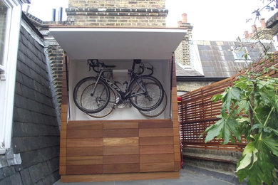 ロンドンにあるコンテンポラリースタイルのおしゃれな物置小屋・庭小屋の写真