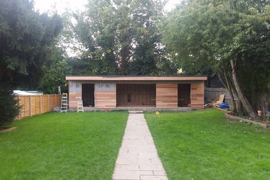 ハートフォードシャーにあるコンテンポラリースタイルのおしゃれな物置小屋・庭小屋の写真
