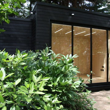Modern outdoor office in Muswell Hill