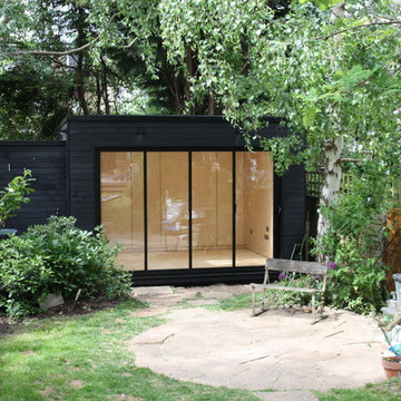 Modern outdoor office in Muswell Hill