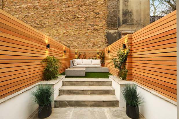 Contemporary Garden by Ray Dowling Photography
