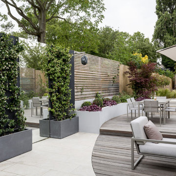 A contemporary curved designer garden