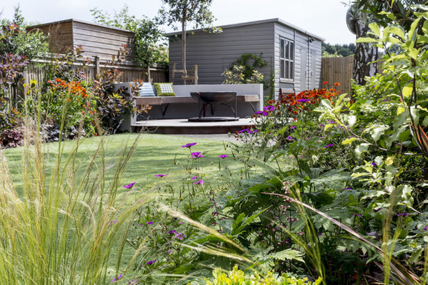 Modern Garden by Kate Eyre Garden Design