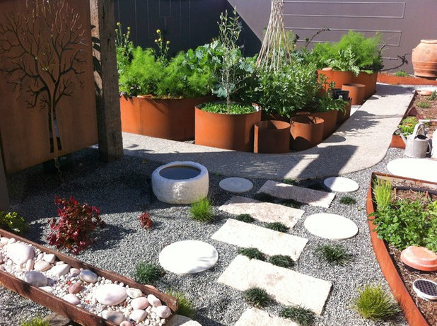 Contemporary Landscape by sustainable garden design perth