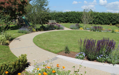 Yard of the Week: Elegant Curves in an Accessible Backyard