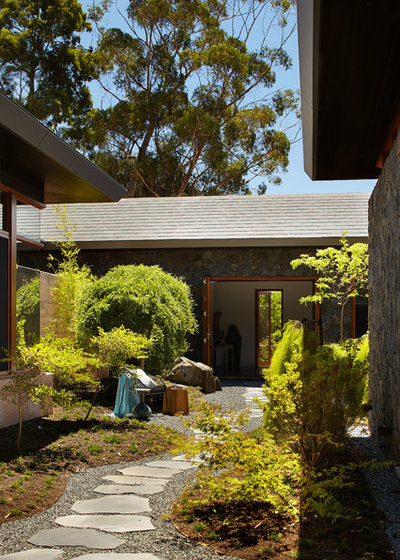 Asian Garden by Suzanne Hunt Architect