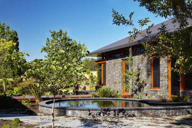 Asian Garden by Suzanne Hunt Architect