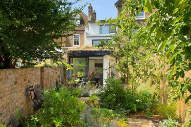 Contemporary garden in London.