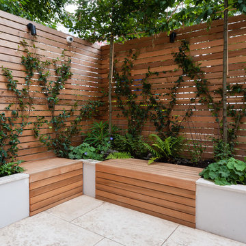 Contemporary Courtyard with Water Feature