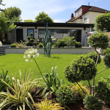 Contemporary garden landscaping in Richmond