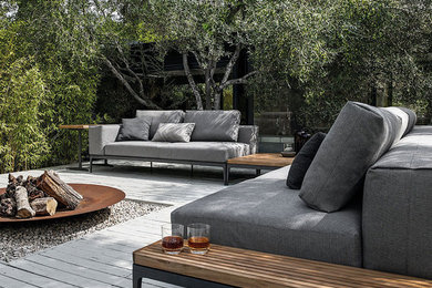 Contemporary Outdoor Lounge