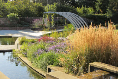 Inspiration for a contemporary garden in Gloucestershire.