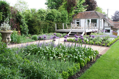Design ideas for a farmhouse garden in Hampshire.